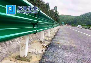 广西钦州公路安装三波波形护栏板